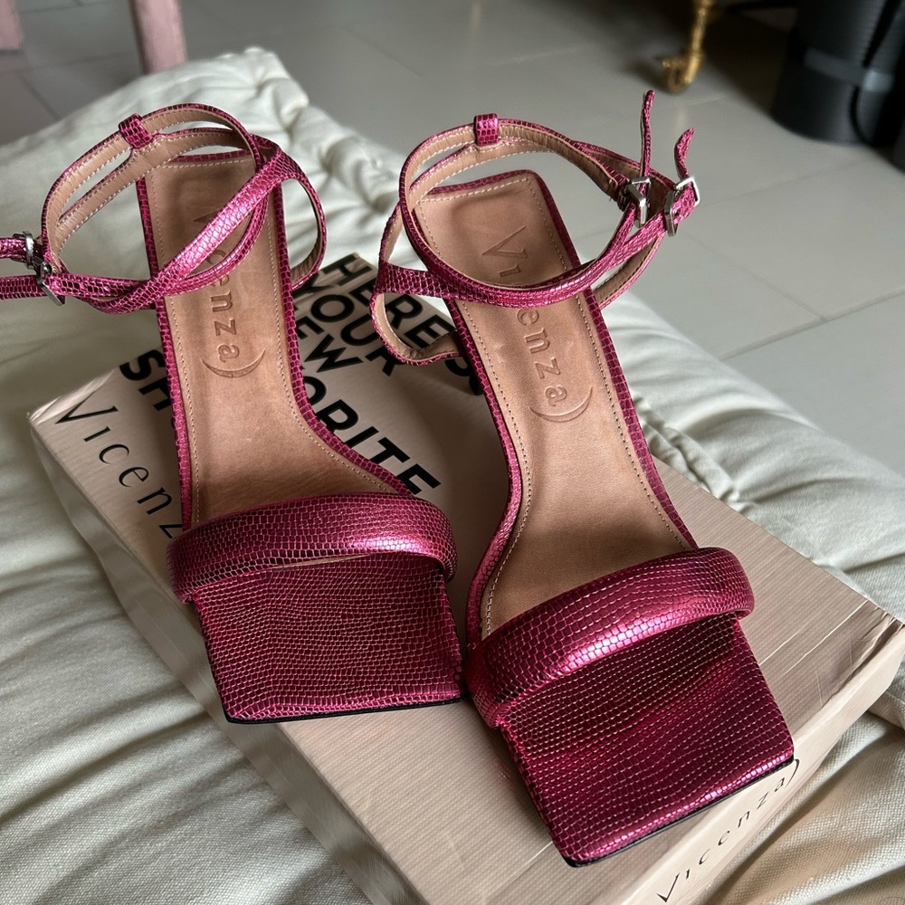 Vicenza Heels Never Worn
